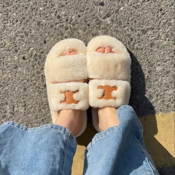 CEL Triomphe Fleece Slippers - Slides