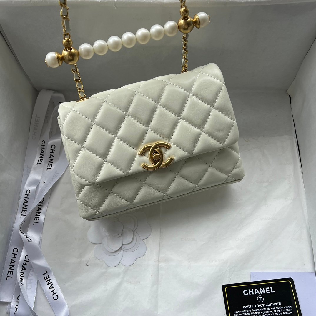 CC Pearl Crush Classic Flap White Lambskin - Bag - Image 2