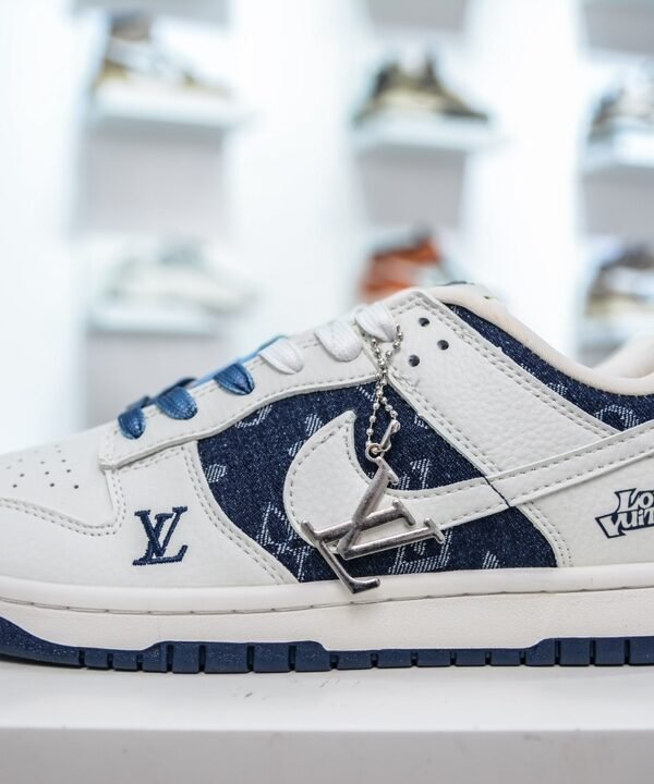 NK Dunk Low x LV – Sneakers – Blue