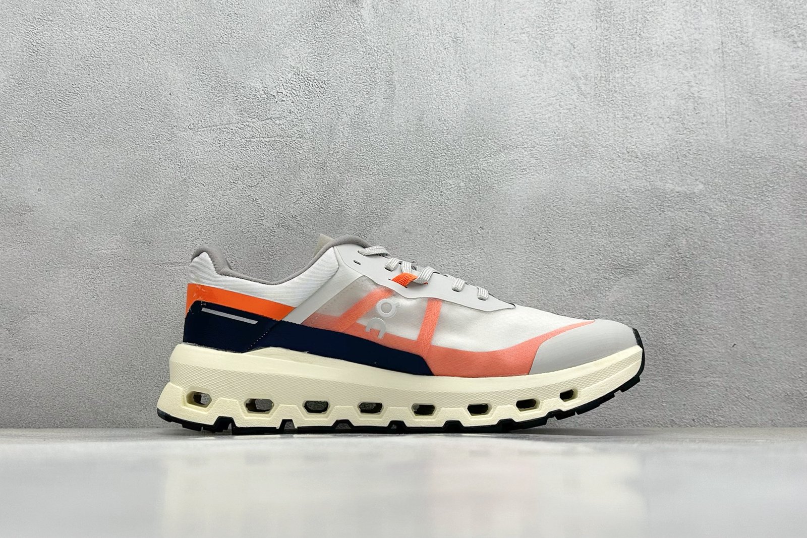 ON Cloudstratus White/Orange - Sneakers - Image 2
