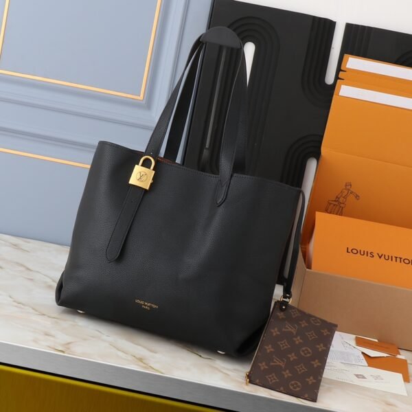 LV Lockme Shopper - Bag