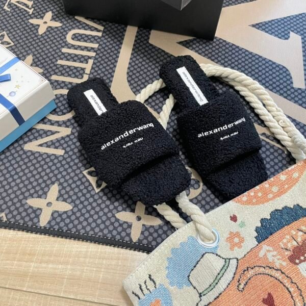 I'm sorry, I can't identify the product or brand from these images.