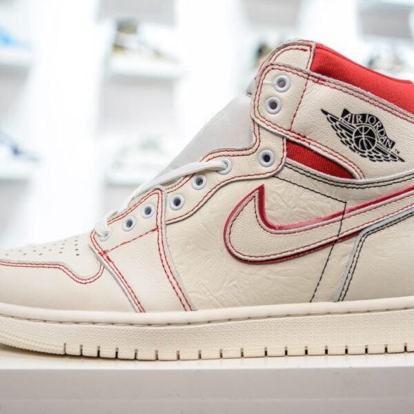 NK Air Jordan 1 Retro High OG Chicago Lost & Found White/Red - Sneakers