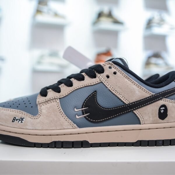 NK SB Dunk Low x BAPE - Sneakers