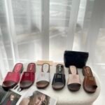 MIU Logo Slide Sandals – Slides