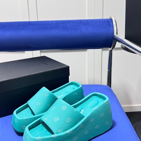BAL Pool Slide - Slides