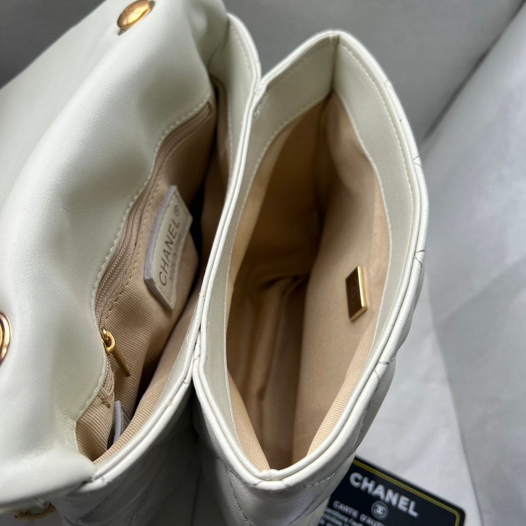 CC Classic Flap Medium White Lambskin - Bag - Image 9