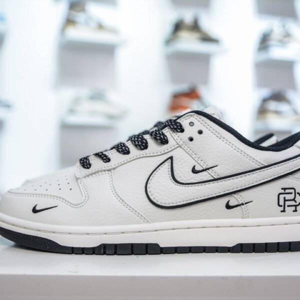NK Dunk Low Pro SB x Reigning Champ - Sneakers