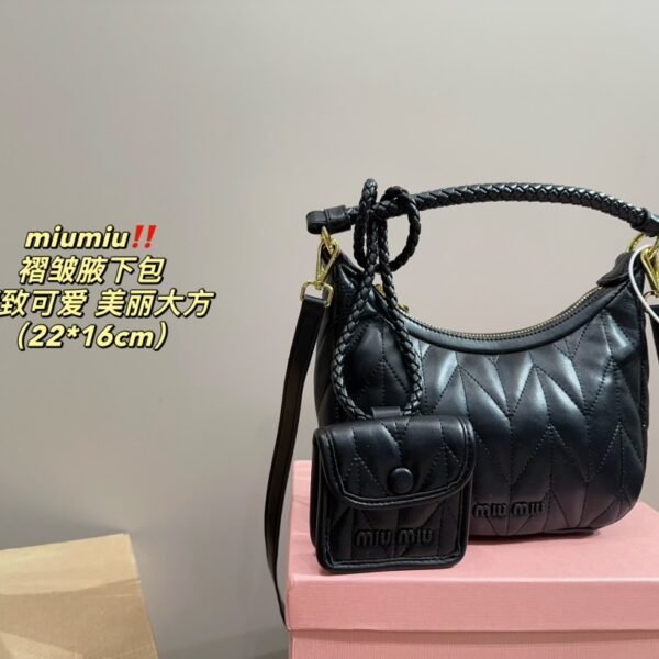 MIU Matelassé Nappa Leather Hobo Black Leather - Bag