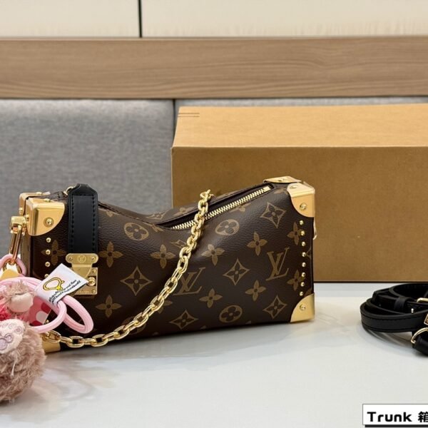LV Petite Malle Monogram - Bag