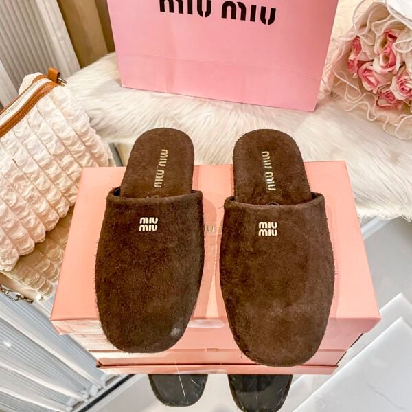 MIU Pointed Toe Slippers - Slides