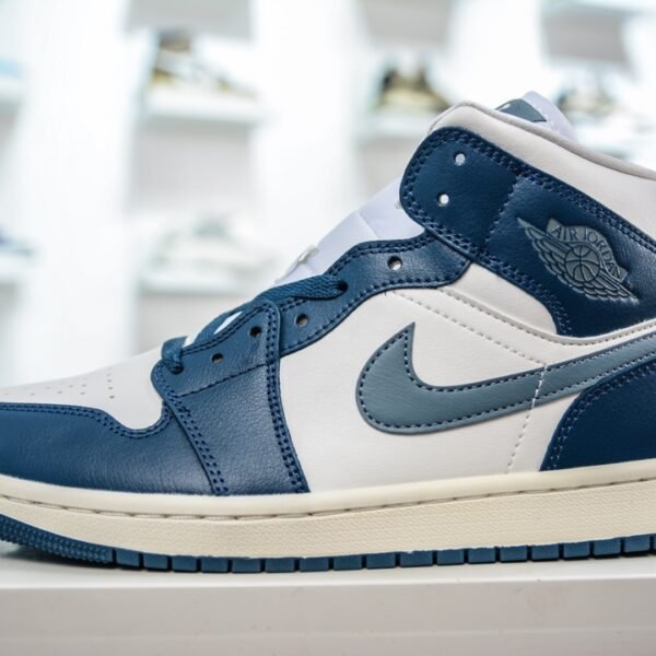 NK Air Jordan 1 Mid - Sneakers