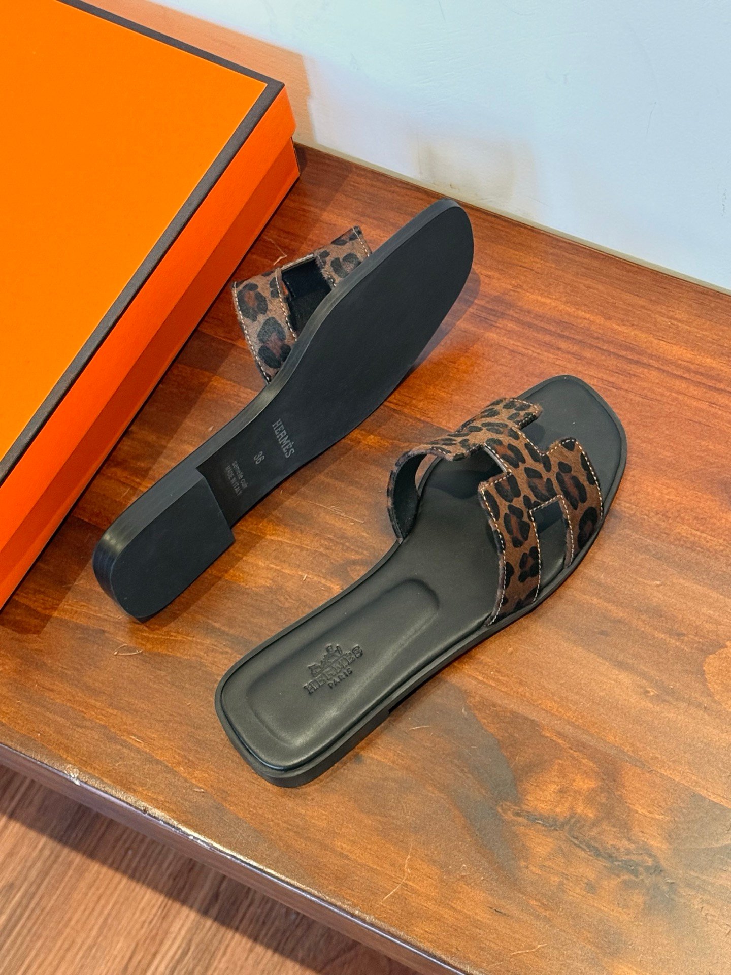 HM Oran Sandals Leopard - Slides - Image 7