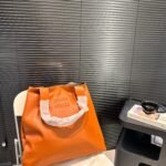 MIU Wander Matelassé Tote – Bag