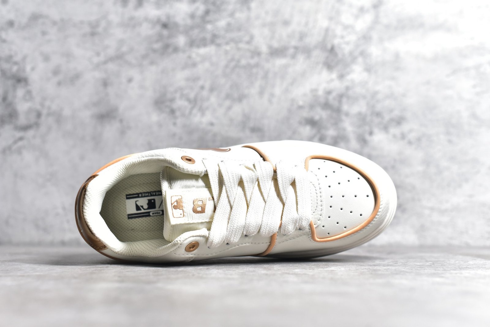 NB 550 Boston Red Sox White/Brown Leather - Sneakers - Image 4