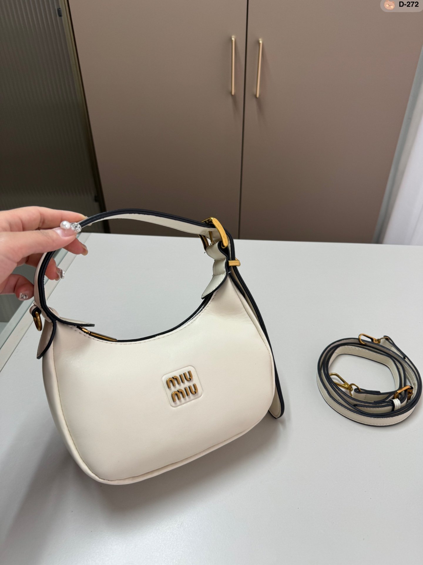 MIU Wander Leather - Bag - Image 2