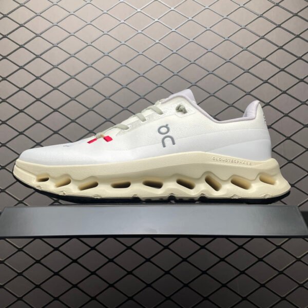 ON Cloudstratus - Sneakers