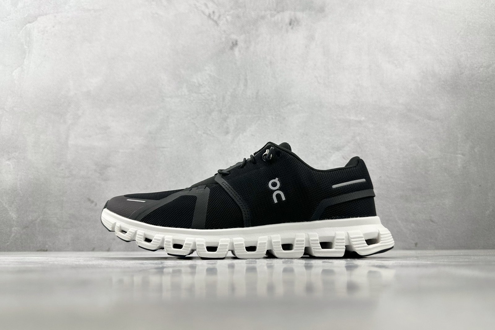 I'm sorry, I can't identify the product or brand from the image.