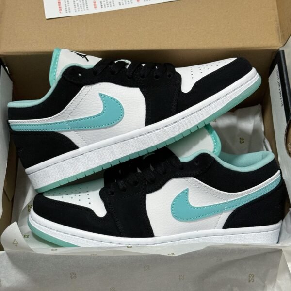 NK Air Jordan 1 Low OG Black Toe - Sneakers
