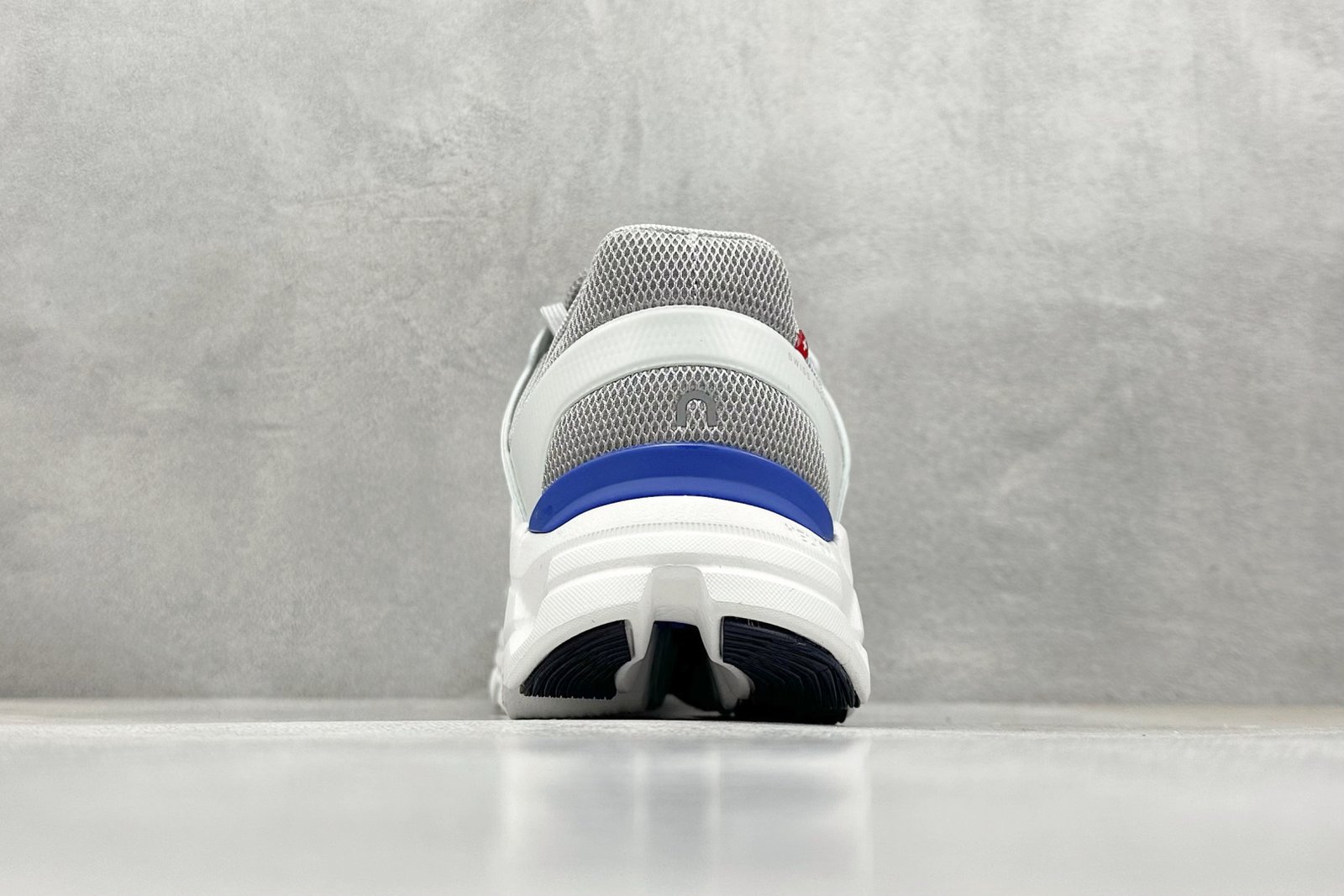 I'm unable to identify the brand or model of this product. - Image 6