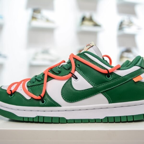 NK Dunk Low OW Pine Green - Sneakers
