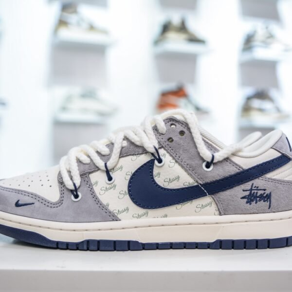 NK SB Dunk Low Stussy - Sneakers