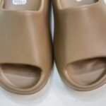 AD Yeezy Slide – Slides – Brown