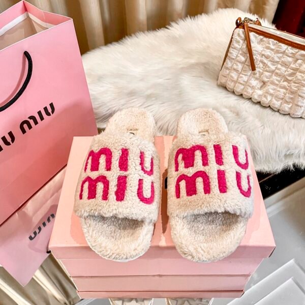 MIU Furry Logo Slides - Slides
