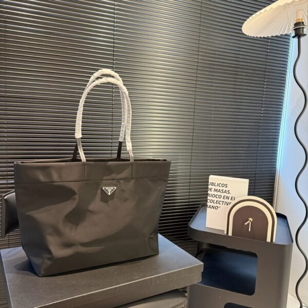 PR Re-Nylon Shopping Bag Black Nylon - Bag