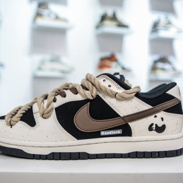 NK Dunk Low Panda Pigeon - Sneakers