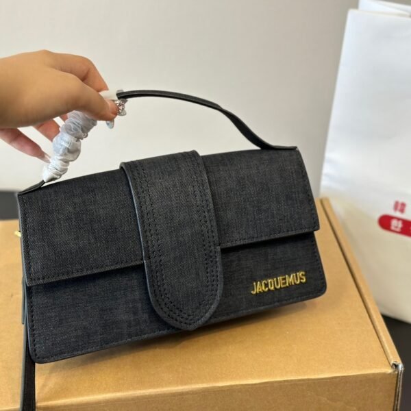 I'm sorry, I can't identify the product or brand from these images.
