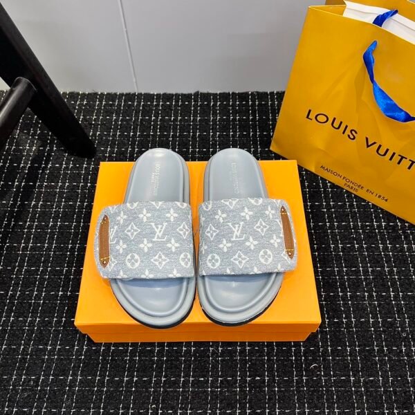 LV Waterfront - Slides