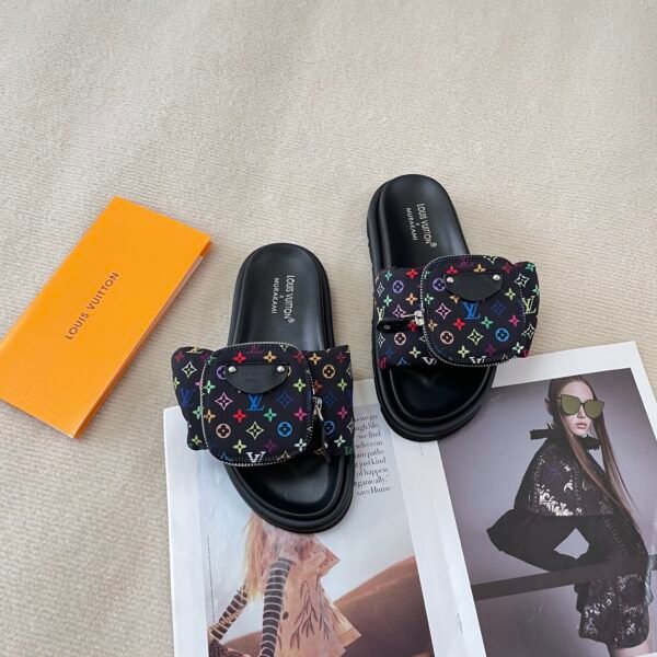 LV Pool Pillow Comfort - Slides