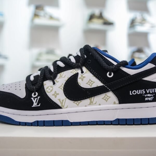 NK Dunk Low x LV - Sneakers