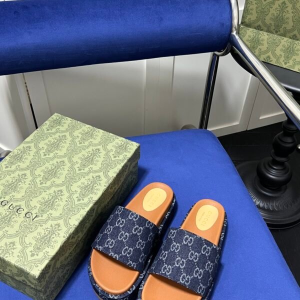 GG GG Canvas Platform Slides - Slides