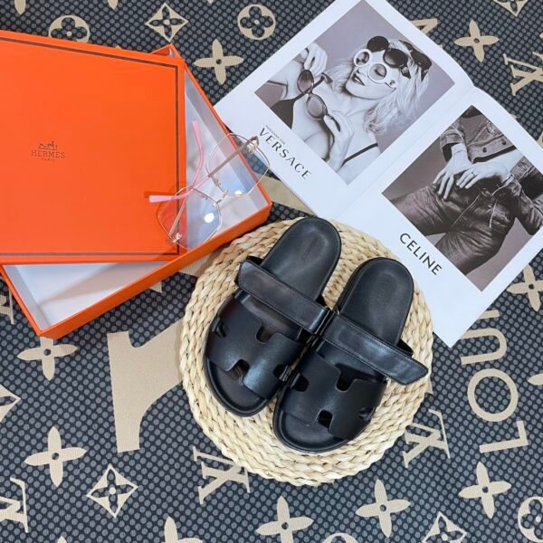HM Izmir Black Leather - Sandals