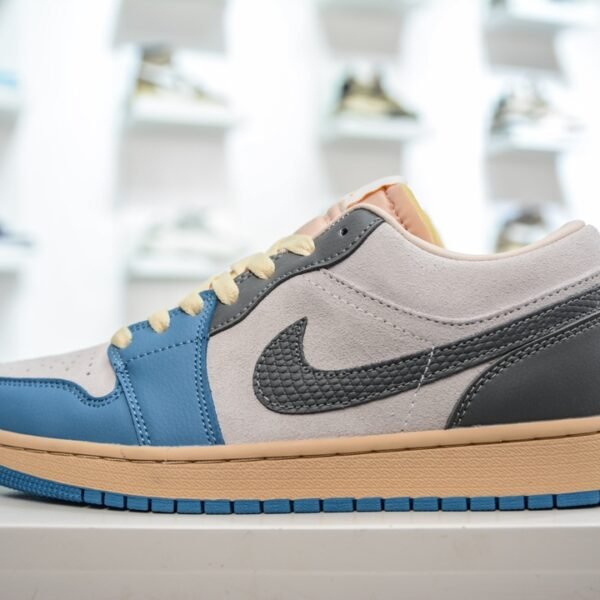 NK Air Jordan 1 Low OG Year of the Rabbit - Sneakers