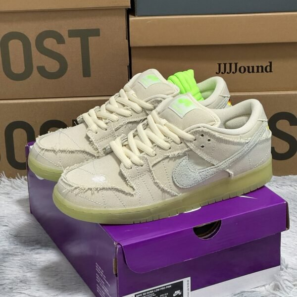 NK SB Dunk Low Pro J-Pack 11 Light Cream/Green - Sneakers