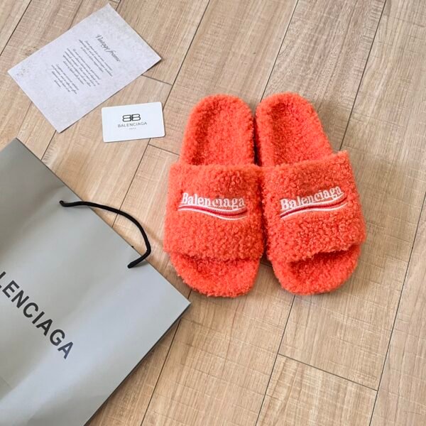BAL Furry Slippers - Slides
