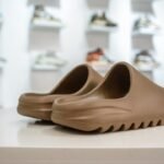 AD Yeezy Slide – Slides – Brown