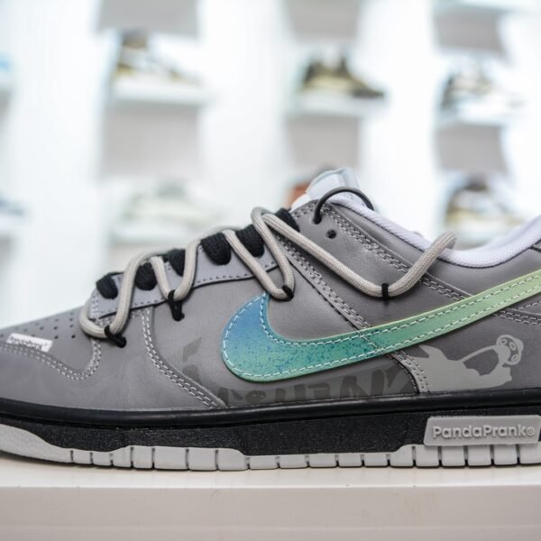 NK Dunk Low Panda Pigeon - Sneakers