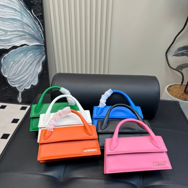 I'm unable to identify the brand or model of this product.