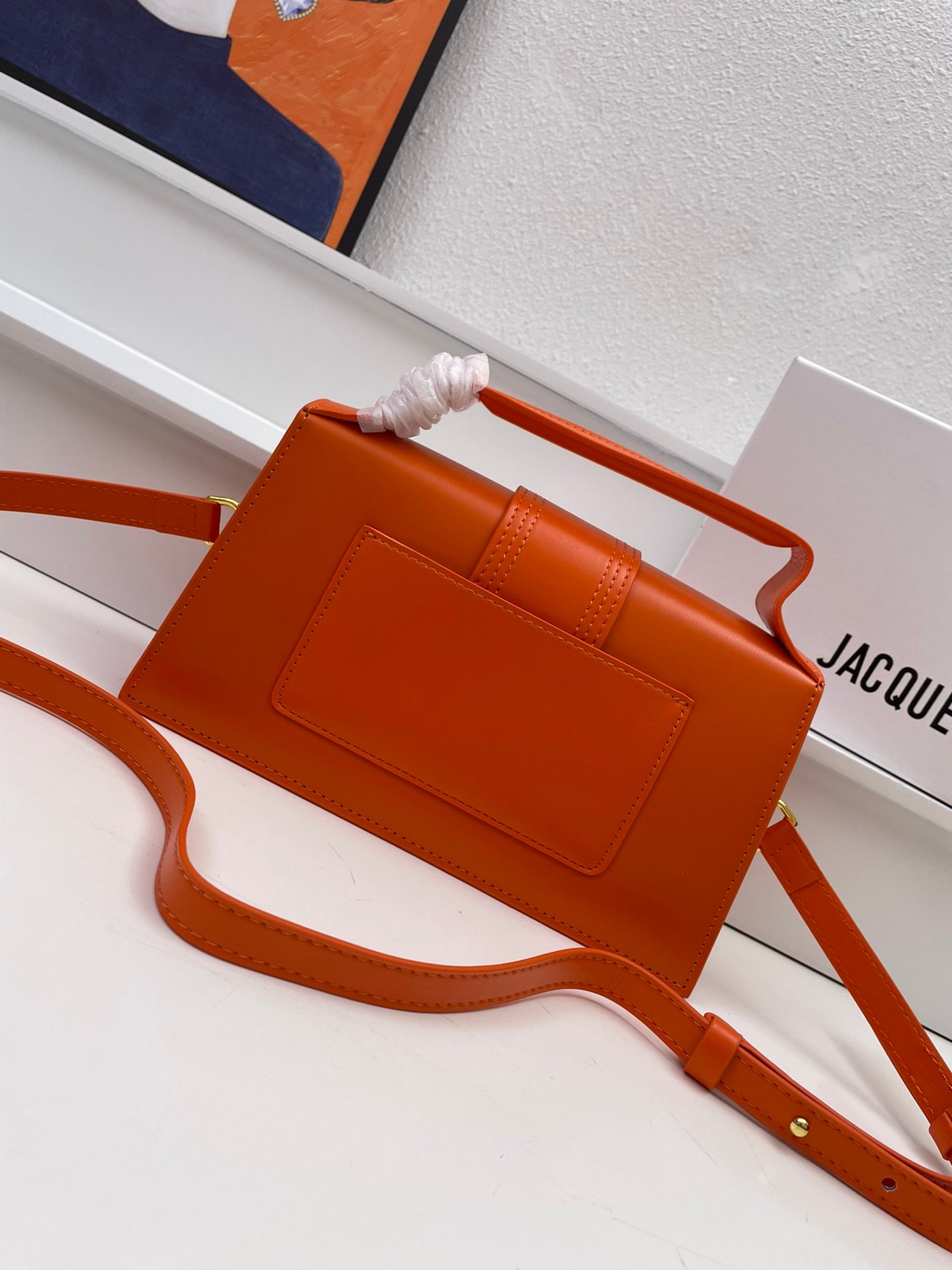 I'm sorry, I can't identify the product or brand from these images. - Image 3