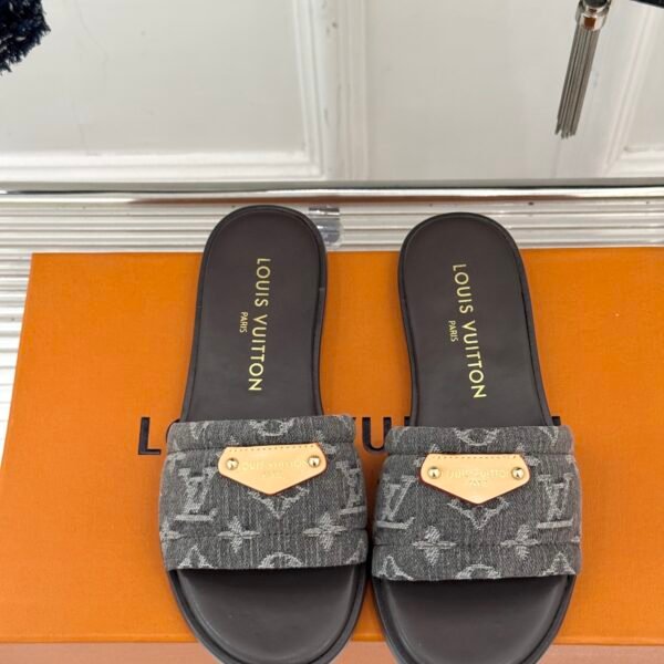 LV Waterfront - Slides