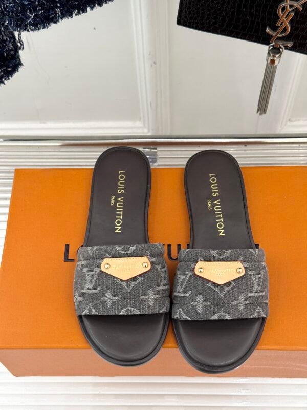LV Waterfront – Claquettes