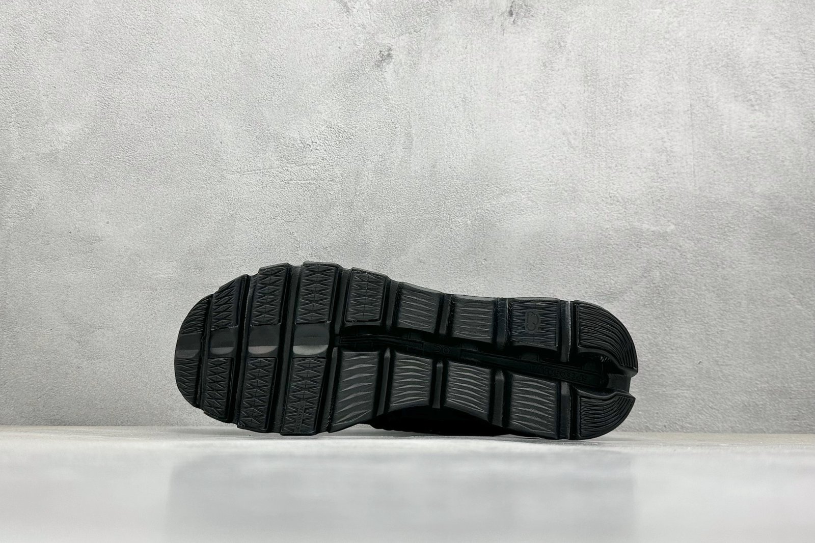 I'm sorry, I can't identify this product. - Image 4