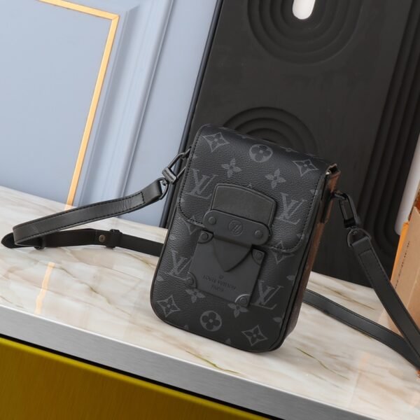 LV Outdoor Messenger - Bag