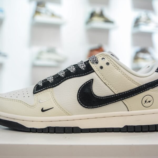 NK Dunk Low Fragment Design Beijing - Sneakers