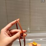 MIU Flower Bag Charm Leather – Borsa