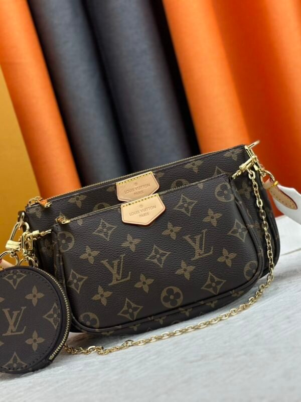 LV Multi Pochette Accessoires Monogram – Borsa – Oro